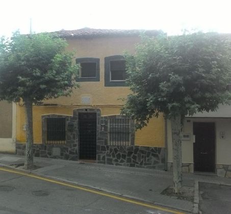 Foto 2 de Casa adossada en venda a Yunquera de Henares de 5 habitacions i 239 m²