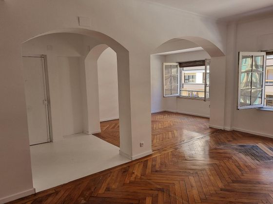 Foto 2 de Pis en venda a calle Cervantes de 4 habitacions amb calefacció i ascensor