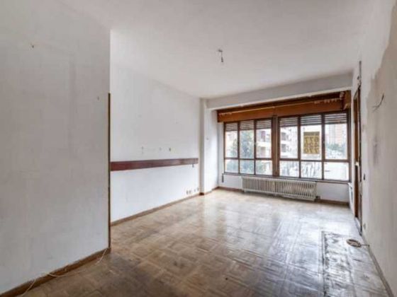 Foto 1 de Pis en venda a calle Arturo Álvarez Buylla de 4 habitacions amb terrassa i garatge