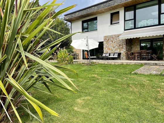 Foto 1 de Casa adossada en lloguer a calle Baixada Á Praia de Menduíña de 4 habitacions amb terrassa i jardí