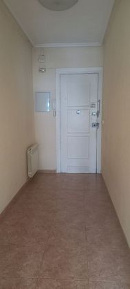 Foto 2 de Piso en alquiler en Paseo Sagasta de 3 habitaciones con calefacción y ascensor