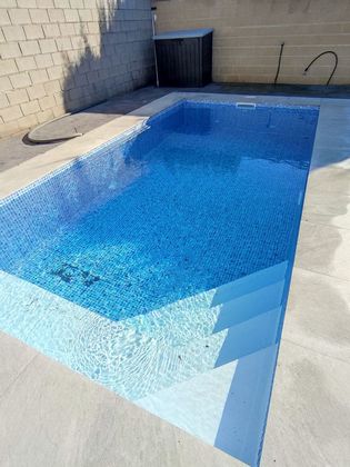 Foto 2 de Casa en venda a Novés de 3 habitacions amb piscina i garatge