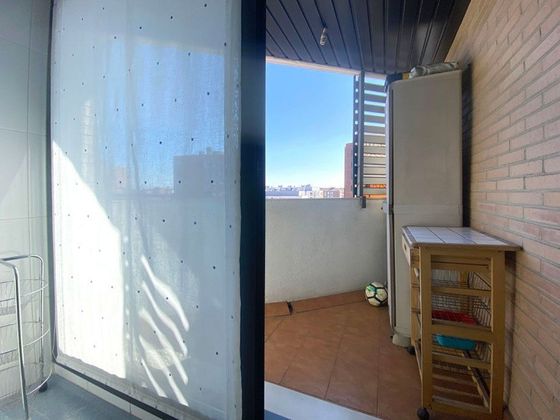 Foto 2 de Venta de piso en Zabalgana - Ariznabarra de 3 habitaciones con terraza y garaje