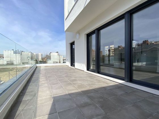 Foto 2 de Venta de piso en Salburua de 4 habitaciones con terraza y garaje