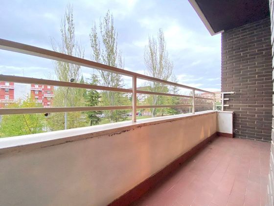Foto 2 de Venta de piso en Txagorritxu - El Pilar de 4 habitaciones con terraza y garaje
