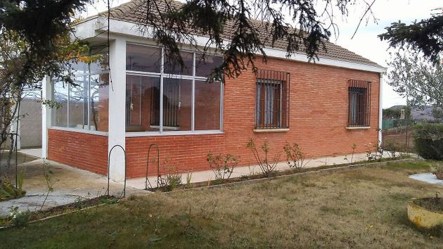 Foto 2 de Xalet en venda a Villamediana de Iregua de 2 habitacions amb terrassa i jardí