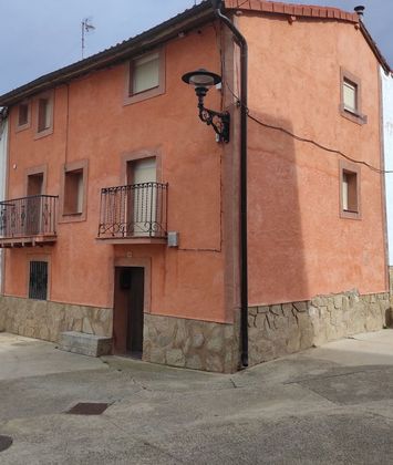 Foto 1 de Casa en venda a Ribafrecha de 4 habitacions amb balcó i calefacció