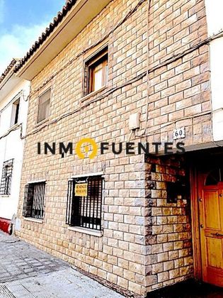 Foto 1 de Venta de casa en Fuentes de Ebro de 5 habitaciones con calefacción