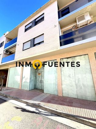 Foto 1 de Venta de local en Fuentes de Ebro de 316 m²