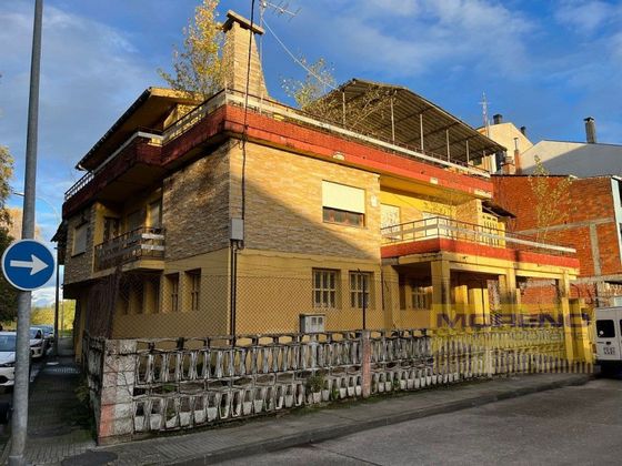 Foto 1 de Casa en venta en Sarria de 5 habitaciones con terraza