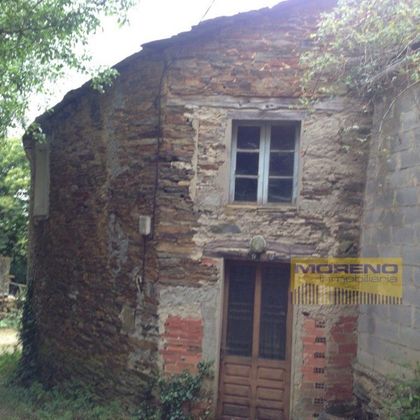 Foto 2 de Casa en venda a Samos de 3 habitacions i 180 m²