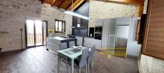 Foto 2 de Casa en venta en Sarria de 3 habitaciones con garaje y calefacción