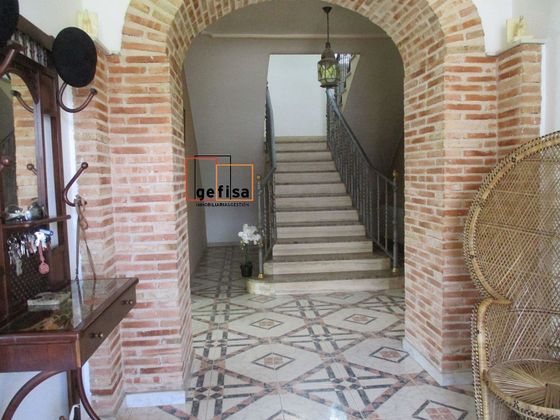 Foto 2 de Xalet en venda a Valdepeñas de 5 habitacions amb terrassa i jardí