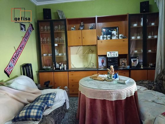 Foto 1 de Casa adossada en venda a Valdepeñas de 3 habitacions amb terrassa