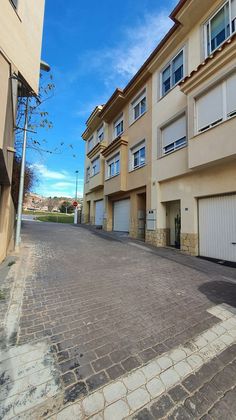 Foto 1 de Casa adosada en venta en calle San Bartolome de 3 habitaciones con terraza y garaje