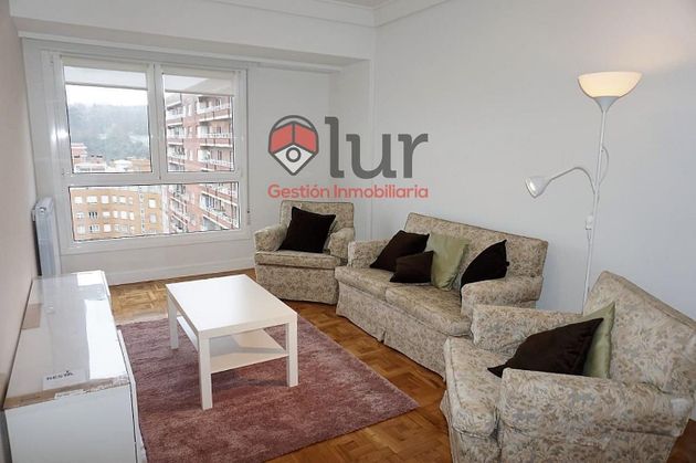 Foto 2 de Pis en lloguer a Amara - Berri de 3 habitacions amb terrassa i mobles