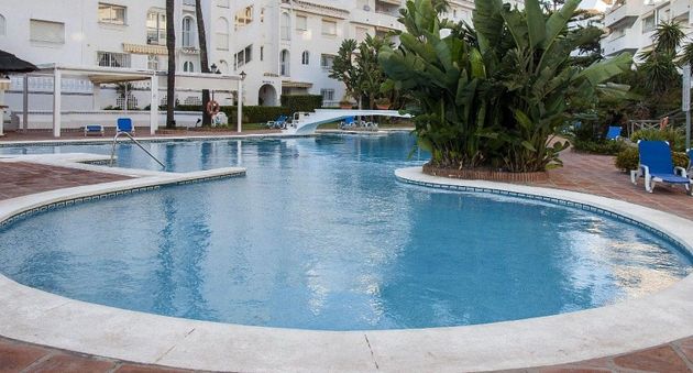 Foto 2 de Dúplex en venta en urbanización Marbesa de 3 habitaciones con terraza y piscina