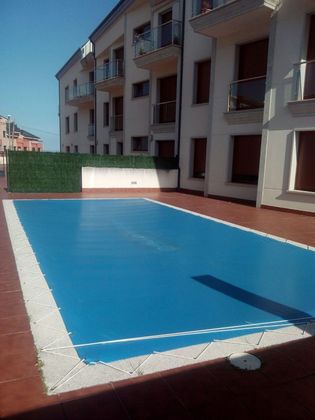 Foto 2 de Venta de piso en Barreiros de 2 habitaciones con terraza y piscina