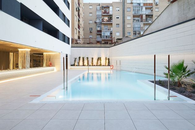 Foto 2 de Piso en venta en avenida Cesáreo Alierta de 4 habitaciones con terraza y piscina