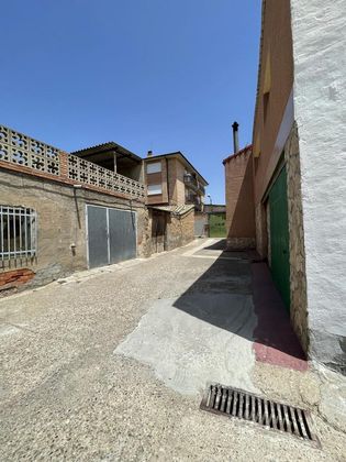 Foto 1 de Chalet en venta en María de Huerva de 5 habitaciones con terraza y garaje