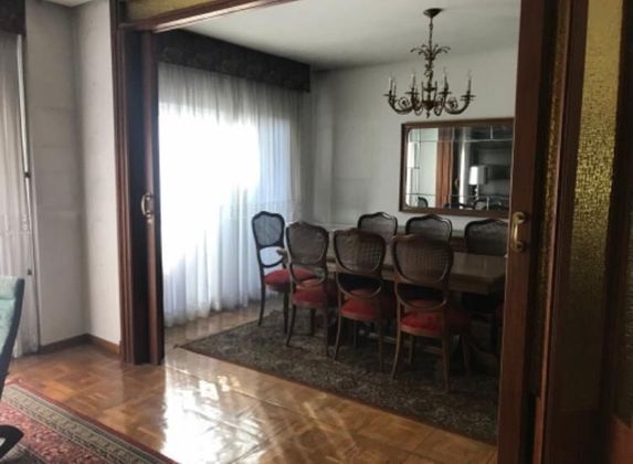 Foto 2 de Pis en venda a Centro - Ourense de 5 habitacions amb garatge i balcó