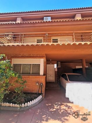 Foto 1 de Casa adossada en venda a Alagón de 4 habitacions amb terrassa i garatge