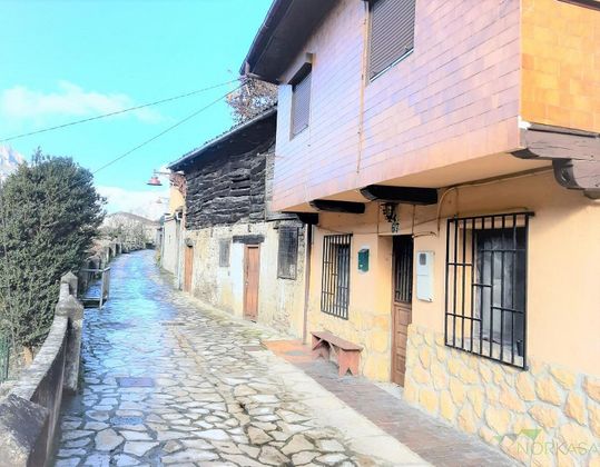 Foto 1 de Casa en venda a Quirós de 2 habitacions amb garatge i jardí