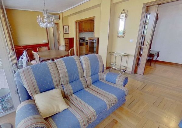 Foto 2 de Piso en venta en Centro - Vitoria-Gasteiz de 5 habitaciones con terraza y calefacción