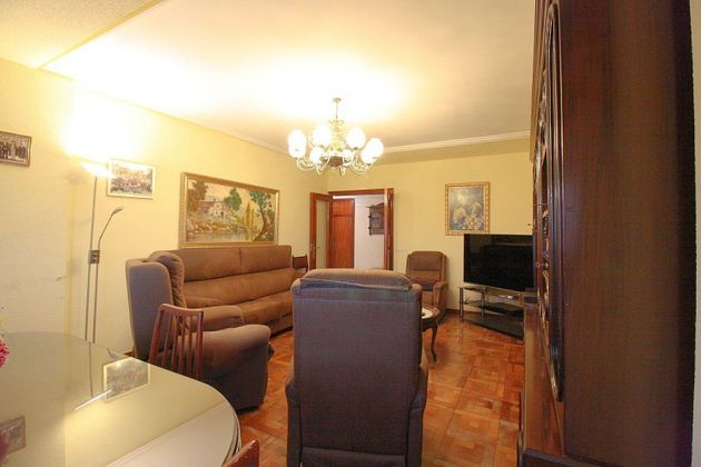 Foto 2 de Pis en venda a Txagorritxu - El Pilar de 4 habitacions amb terrassa i garatge