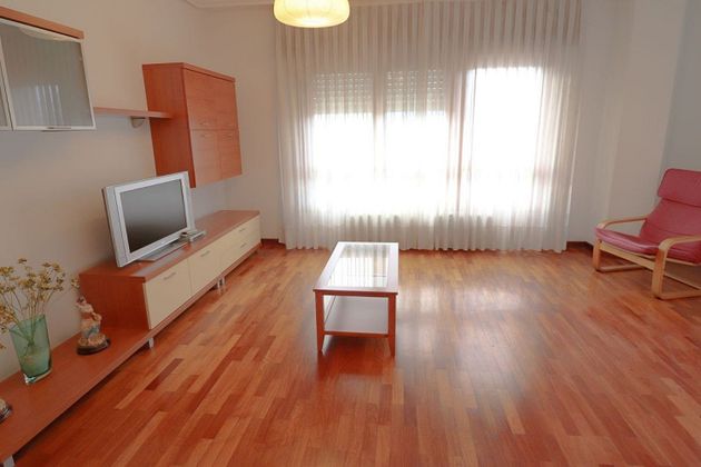 Foto 2 de Piso en venta en Lakua - Arriaga de 2 habitaciones con balcón y calefacción