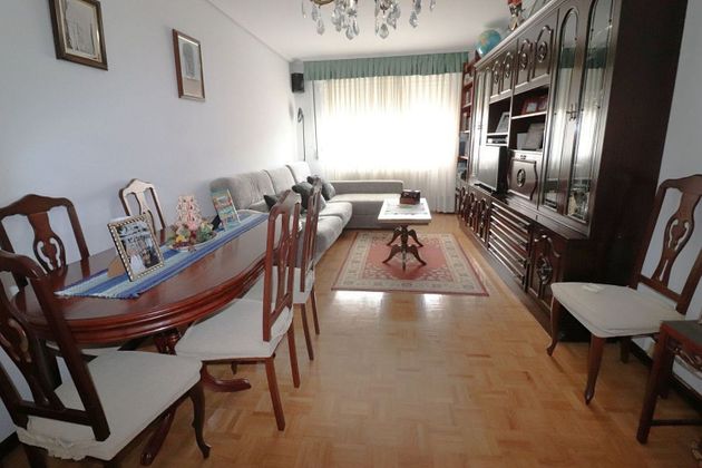 Foto 1 de Pis en venda a Lakua - Arriaga de 3 habitacions amb terrassa i calefacció