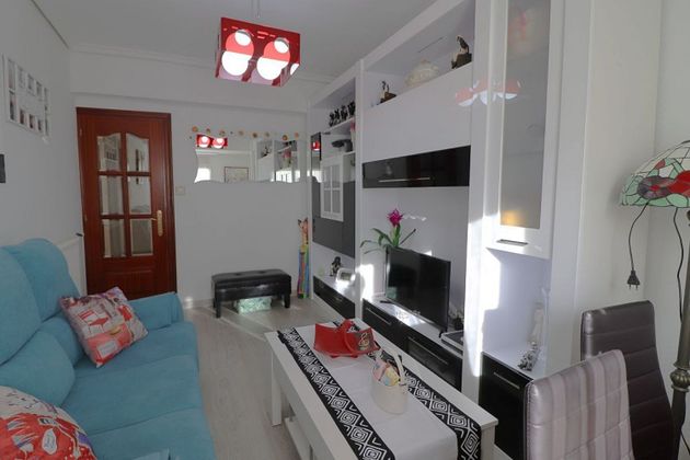 Foto 1 de Pis en venda a Txagorritxu - El Pilar de 3 habitacions amb terrassa i calefacció