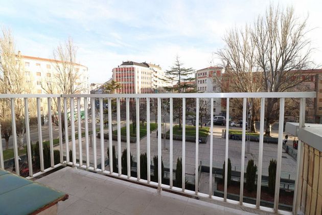Foto 1 de Pis en venda a Coronación de 3 habitacions amb terrassa i calefacció