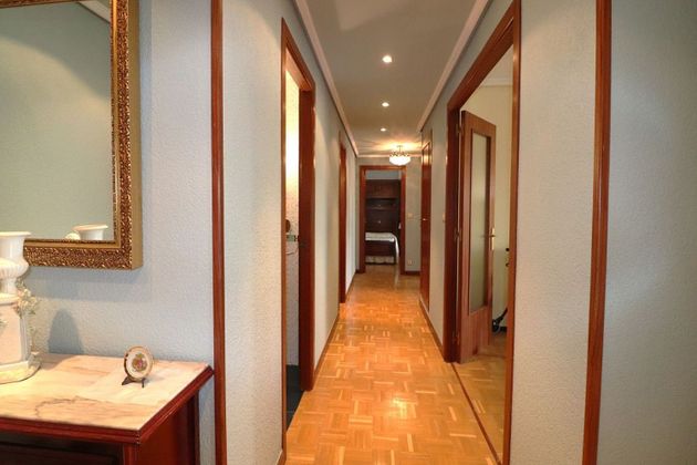 Foto 2 de Piso en venta en Aranzabela - Aranbizkarra de 3 habitaciones con terraza y calefacción