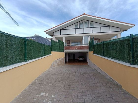 Foto 2 de Casa en venta en Berango de 5 habitaciones con terraza y garaje