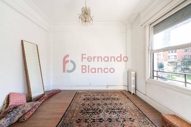 Foto 2 de Pis en venda a Barrio de Abando de 6 habitacions amb calefacció i ascensor