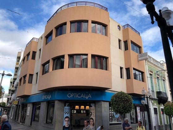 Foto 2 de Pis en venda a avenida De la Constitución de 3 habitacions i 90 m²