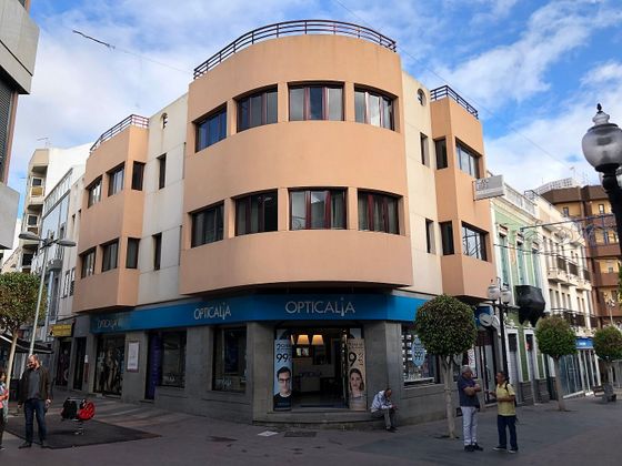 Foto 1 de Pis en venda a avenida De la Constitución de 3 habitacions i 90 m²