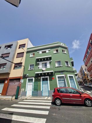 Foto 1 de Edifici en venda a calle Carvajal de 173 m²