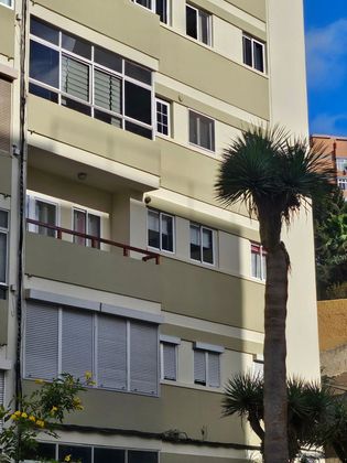 Foto 1 de Venta de piso en calle Del Doctor Rafael Garcia Perez de 2 habitaciones con balcón y ascensor
