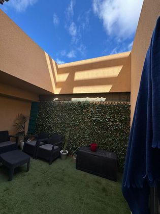Foto 2 de Piso en venta en avenida Los Lagos de 3 habitaciones con terraza y garaje