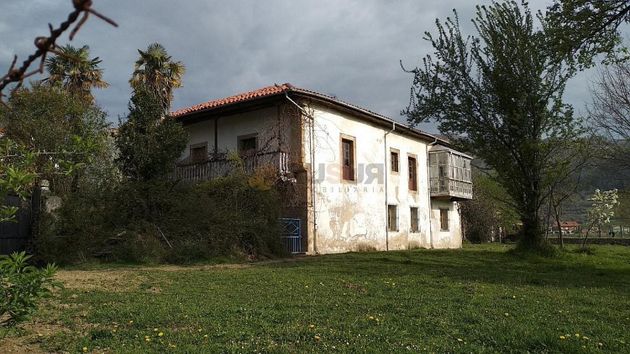 Foto 2 de Casa en venda a San Felices de Buelna de 8 habitacions i 669 m²
