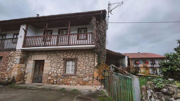 Foto 1 de Venta de casa en Santiurde de Toranzo de 3 habitaciones y 223 m²