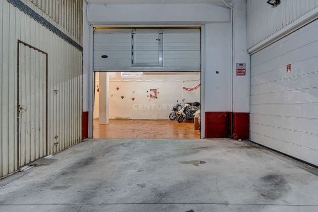 Foto 2 de Garaje en venta en calle Salis Hiribidea de 75 m²