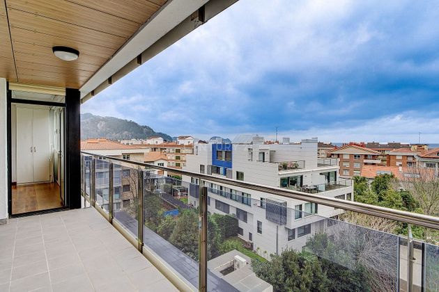 Foto 1 de Pis en venda a calle Nafarroa de 2 habitacions amb terrassa i piscina