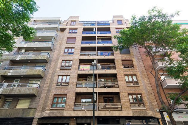 Foto 2 de Venta de piso en calle Pedro María Ric de 3 habitaciones con terraza y garaje
