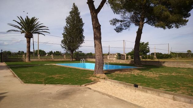 Foto 2 de Chalet en venta en Miralbueno de 4 habitaciones con piscina y garaje