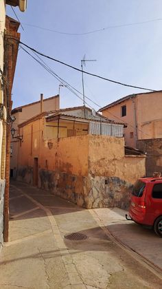 Foto 1 de Casa en venda a Tarazona de 4 habitacions amb terrassa