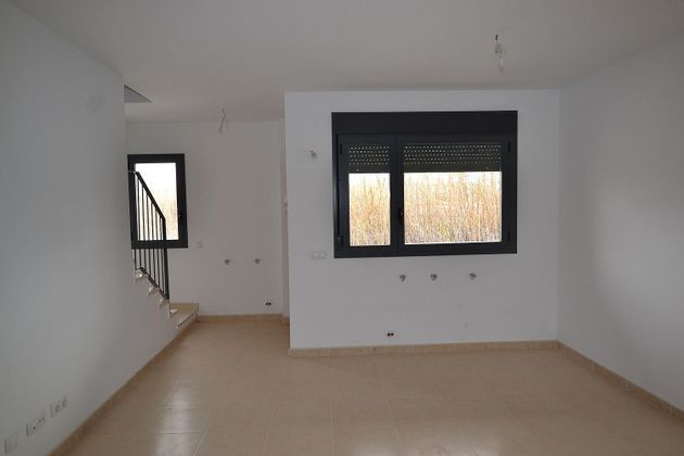 Foto 2 de Casa en venta en Mediana de Aragón de 3 habitaciones con terraza y garaje