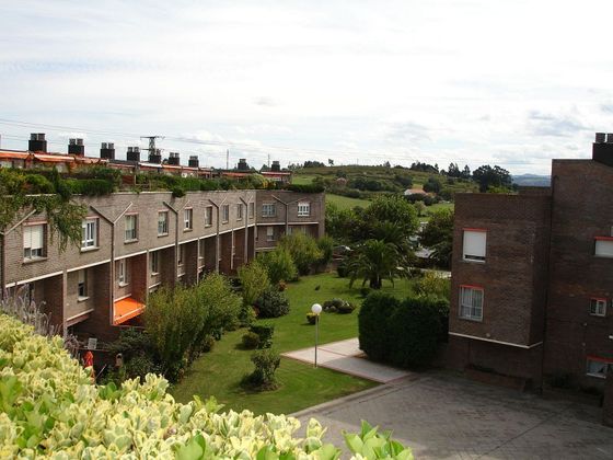 Foto 2 de Àtic en venda a Zona Artaza - Sarriena de 4 habitacions amb terrassa i piscina